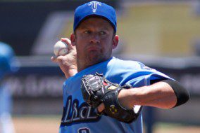 Roy Oswalt throws a pitch for the Tulsa Drillers.