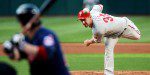 Cliff Lee throws a pitch.