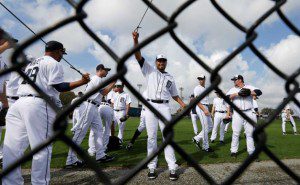 Detroit Tigers players loosening up in spring trainging