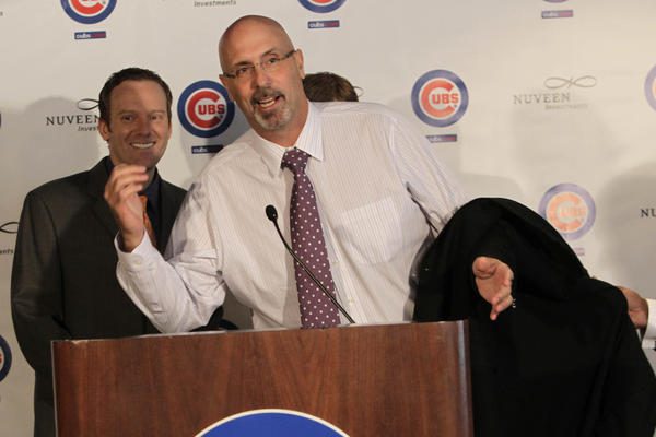 Jim Deshaies at the podium during his Chicago Cubs news conference.