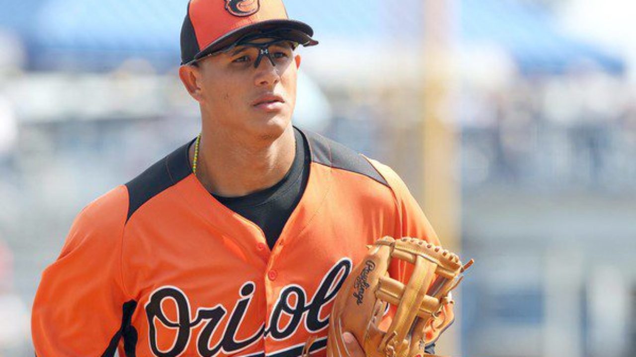 Los Angeles Dodgers acquire Manny Machado for five prospects