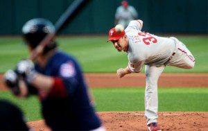 Cliff Lee throws a pitch.