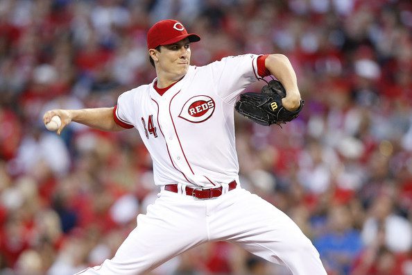 Homer Bailey throws a pitch.