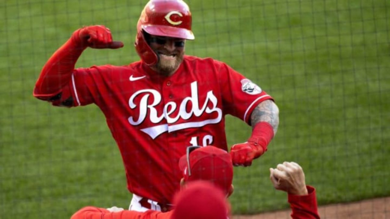 Tigers acquire catcher Tucker Barnhart from Reds in MLB offseason's first  trade 