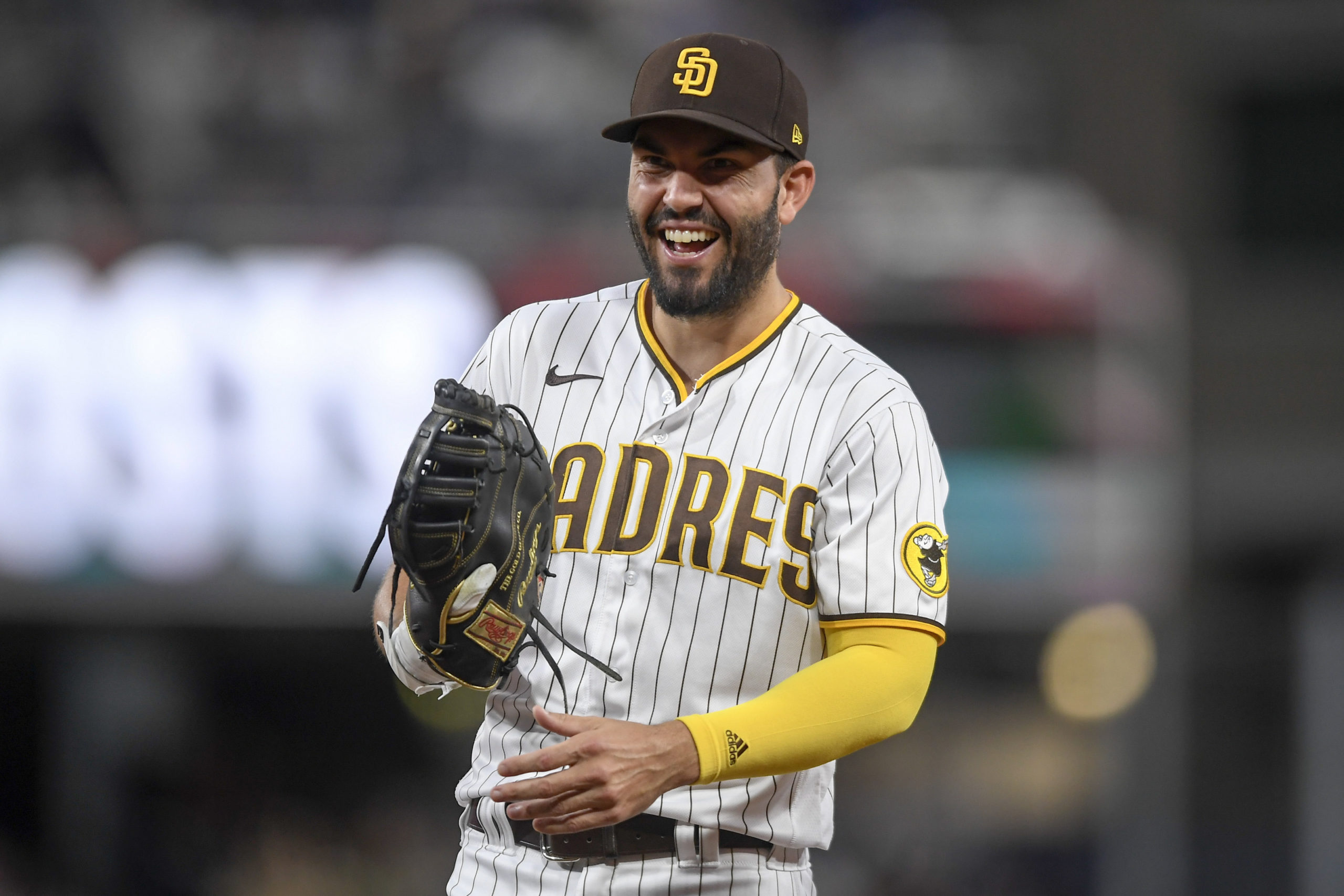 Padres hope 1B Eric Hosmer can return from fractured finger before playoffs